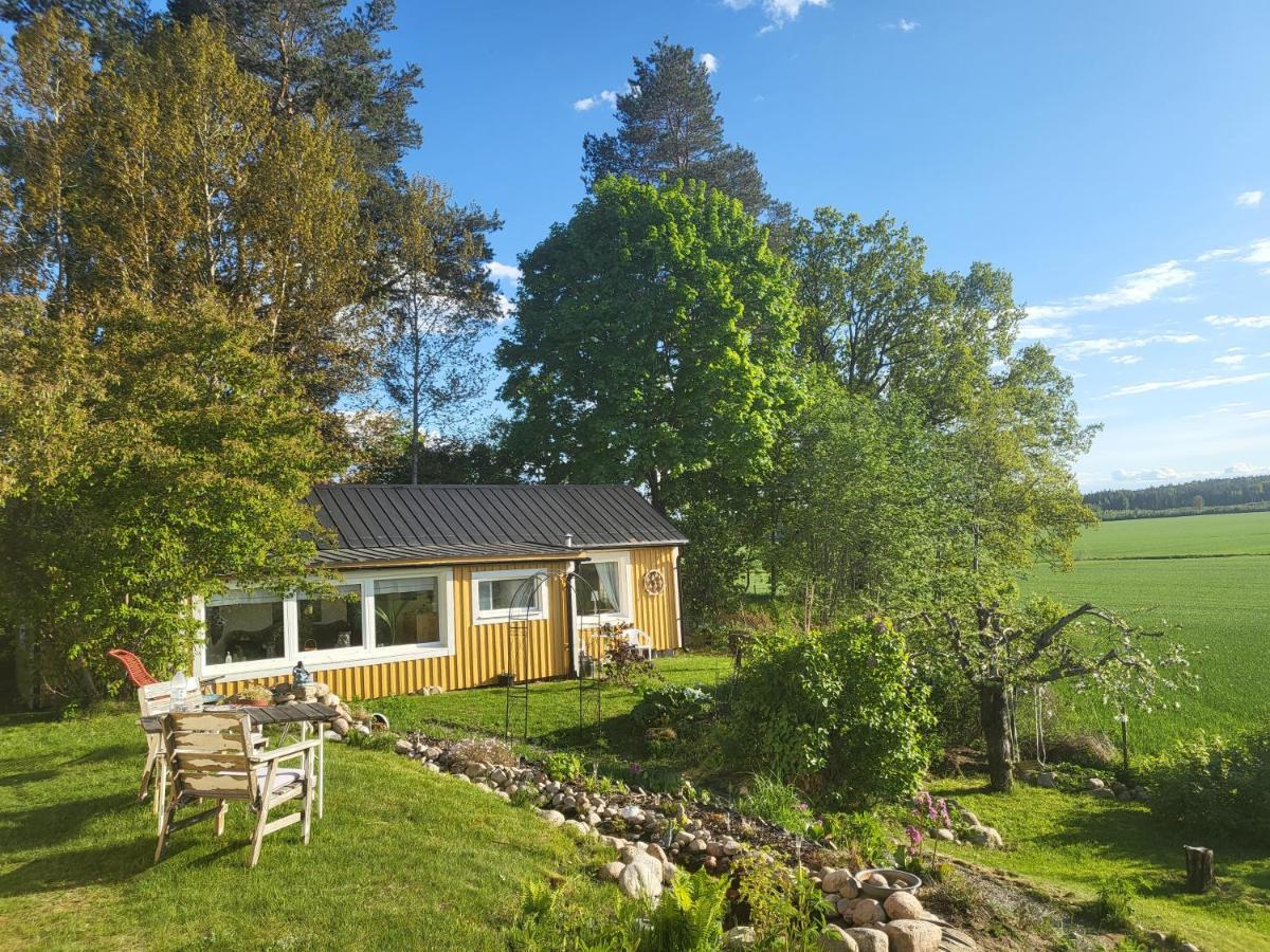 Tanten I Tumbo Hus Pa Landet Med Utsikt Kvicksund Buitenkant foto