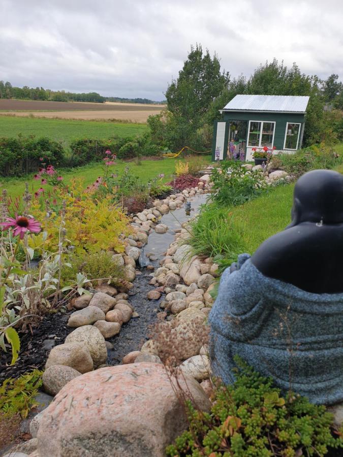 Tanten I Tumbo Hus Pa Landet Med Utsikt Kvicksund Buitenkant foto